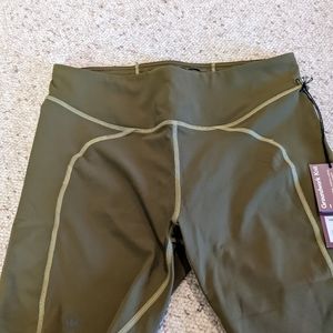 NWT Janji Women’s 7” Pace Shorts